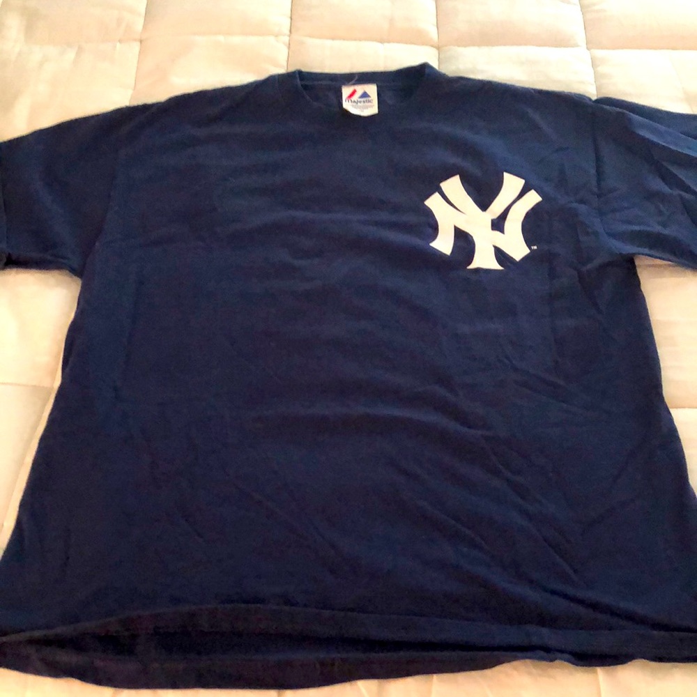 NY Yankees T-shirt size Large throwback #20